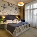 Herkules - Adults Only 4*