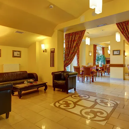 H Herkules 3* سفينويتشي